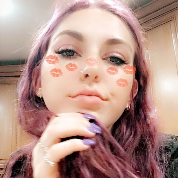 Meet your Posher, Kylie - Picture 1 of 1